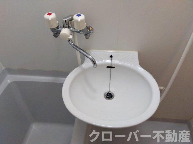 レオパレスヴィルヌーブの洗面所