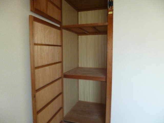 酒津多田貸家　西の収納