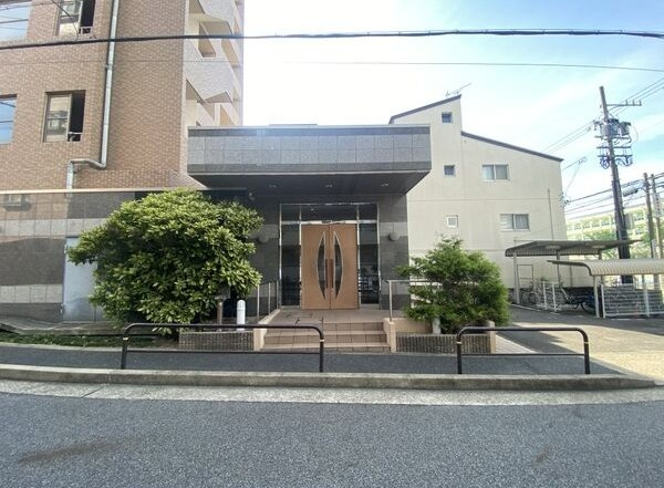 エスポワール本山のエントランス