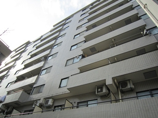 ベイ・イーストの外観