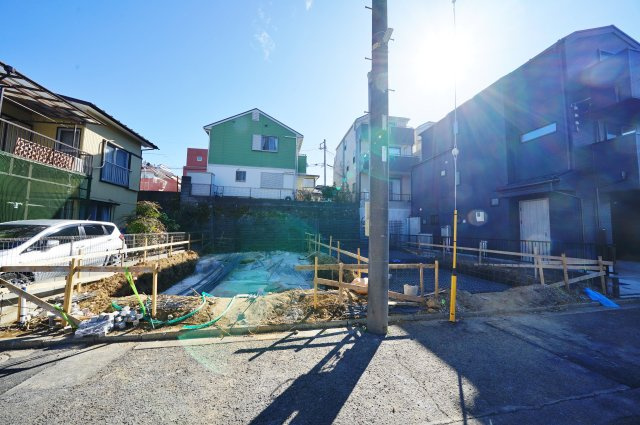 【横浜市西区北軽井沢4-29全２棟新築戸建て】★仲介手数料無料★（宮谷小学校・軽井沢中学校）