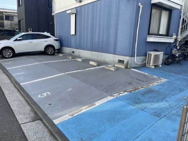 横浜市鶴見区北寺尾１丁目の駐車場