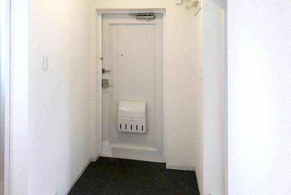 ビレッジハウス志染10号棟の玄関|モデルルームの写真です