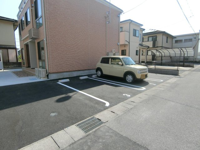 メゾン　ド　ホライゾンの駐車場