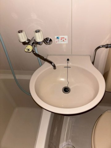 コートニュータウンの洗面所|明るい洗面所です