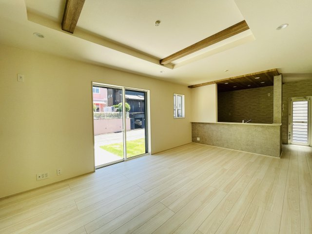 『八王子市新築戸建て』八王子市北野台1-22-4【仲介手数料無料】の居間・リビング|～仲介手数料無料☆八王子ひなた不動産～八王子市北野台　新築戸建て