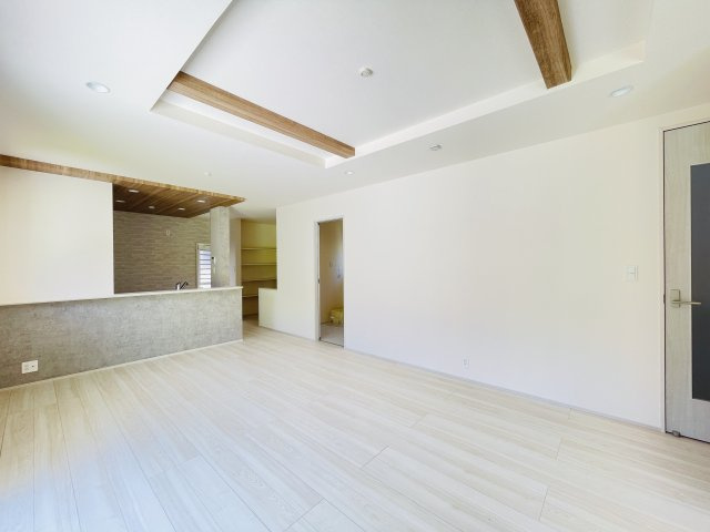 『八王子市新築戸建て』八王子市北野台1-22-4【仲介手数料無料】の居間・リビング|～仲介手数料無料☆八王子ひなた不動産～八王子市北野台　新築戸建て
