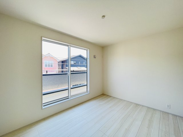 『八王子市新築戸建て』八王子市北野台1-22-4【仲介手数料無料】の洋室|～仲介手数料無料☆八王子ひなた不動産～八王子市北野台　新築戸建て