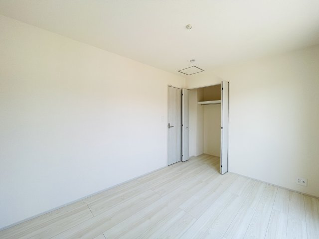 『八王子市新築戸建て』八王子市北野台1-22-4【仲介手数料無料】の洋室|～仲介手数料無料☆八王子ひなた不動産～八王子市北野台　新築戸建て