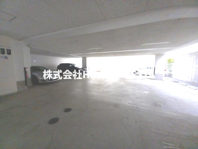 S-FORT神戸小河通の駐車場