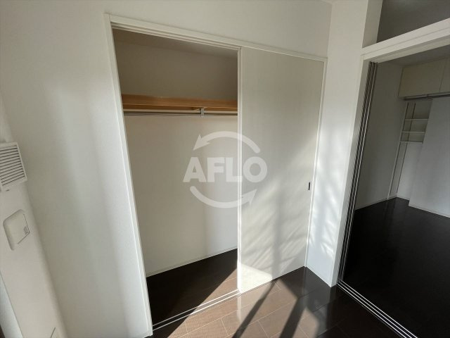 SERENiTE谷町croixの収納|SERENiTE谷町croix（セレニテ谷町クロワ）　クローゼット