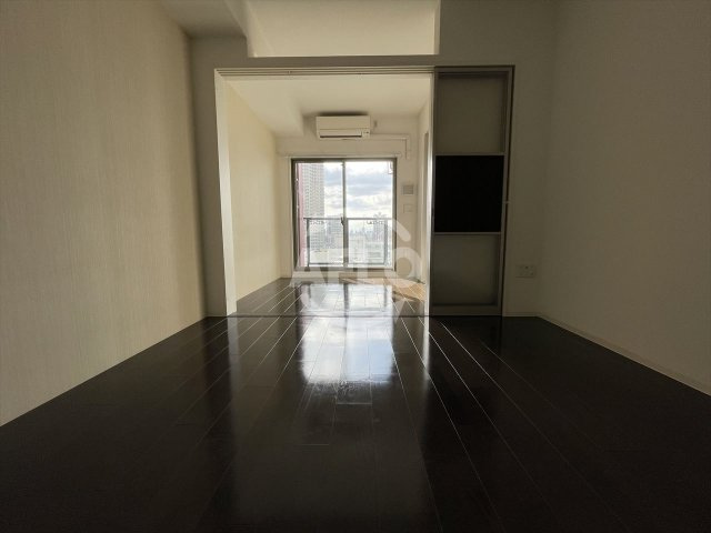 SERENiTE谷町croixの居間・リビング|SERENiTE谷町croix（セレニテ谷町クロワ）　リビング