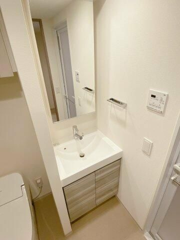 プラウドフラット上野松が谷の洗面所