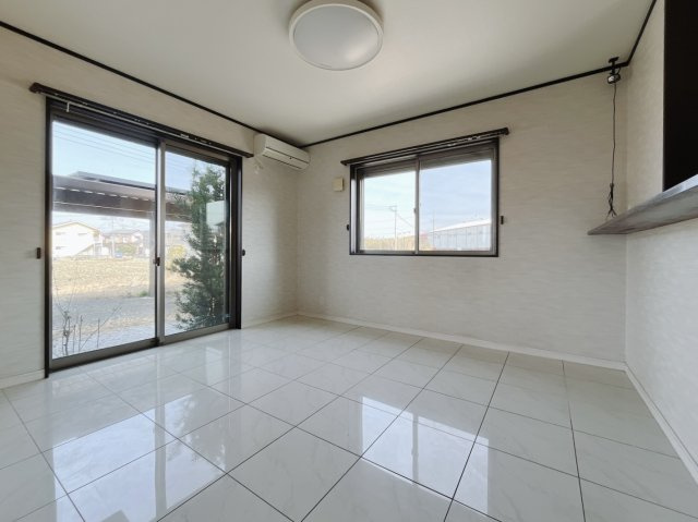 【中古戸建】邑楽郡大泉町大字寄木戸のダイニング|■ダイニング｜忙しい朝でもご家族そろってお食事を楽しんでいただける、ゆとりあるダイニングスペース。