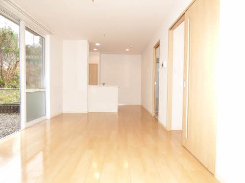 シャーメゾンHIRA　B棟の居間・リビング