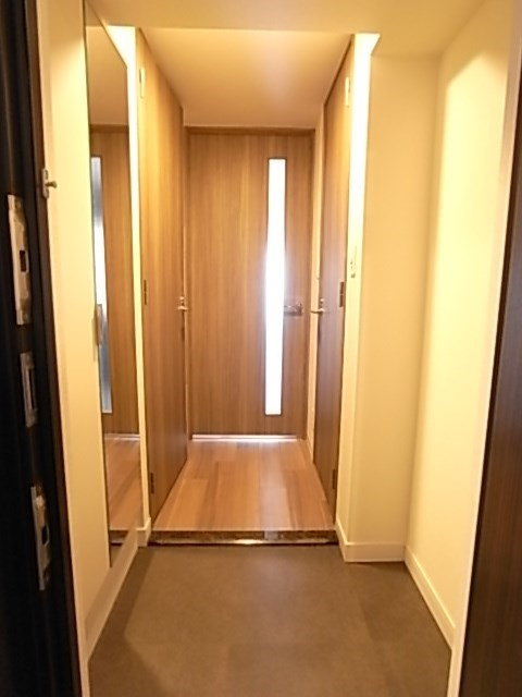 プレサンスTHE神戸の玄関