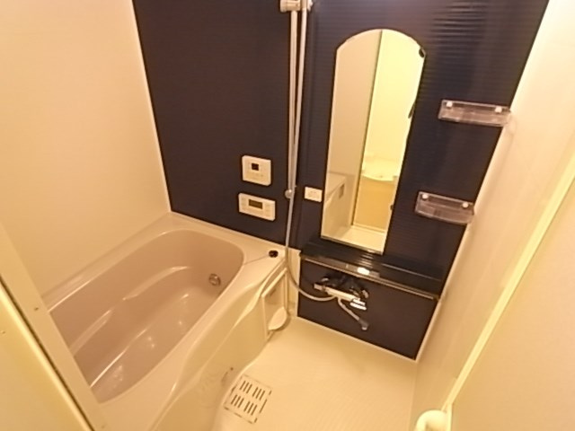 プレサンスTHE神戸の浴室