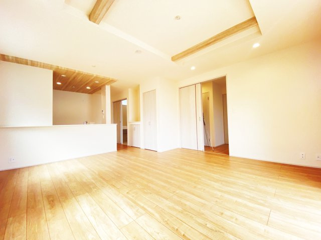 『八王子市新築戸建て』八王子市石川町987【仲介手数料無料】　の居間・リビング|～仲介手数料無料☆八王子ひなた不動産～八王子市石川町　新築戸建て