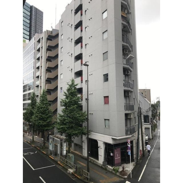 青葉台タワーの外観|1F店舗管理外、バス停（大坂上） 