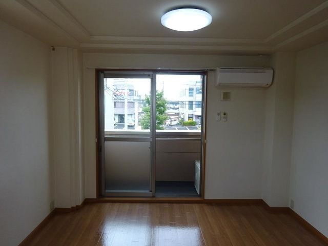 オリオンの洋室