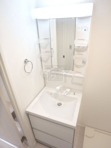 新宿区中落合４丁目のアパートの独立洗面台