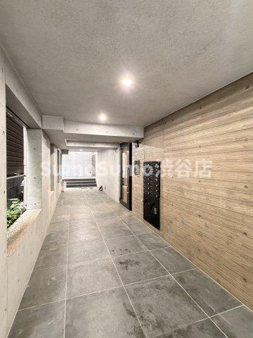 デュオメゾン渋谷のエントランス