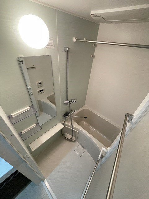 ラ・シャルム西宮本町の浴室