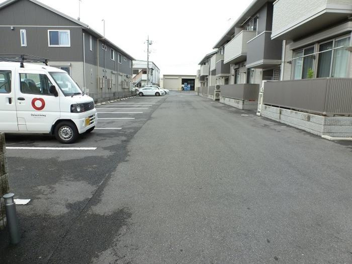 グランソレイユ　Ａの駐車場