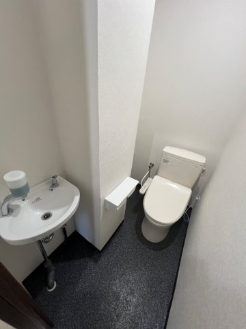 クリスタルエイトのトイレ