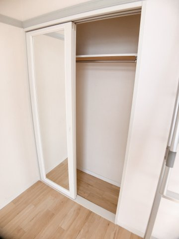 春日井市出川町２丁目のアパートの収納