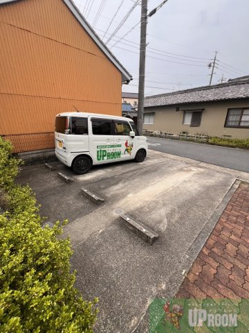 ウェルメイドⅢの駐車場