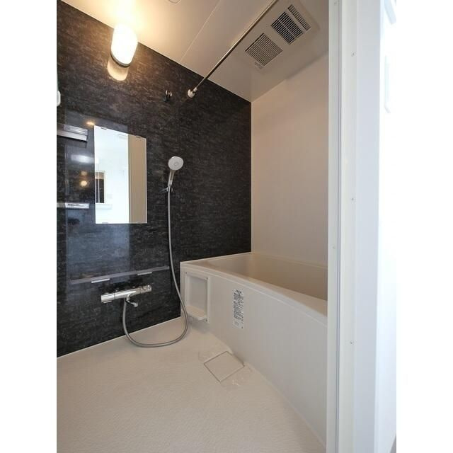 エスタート三ノ輪の浴室