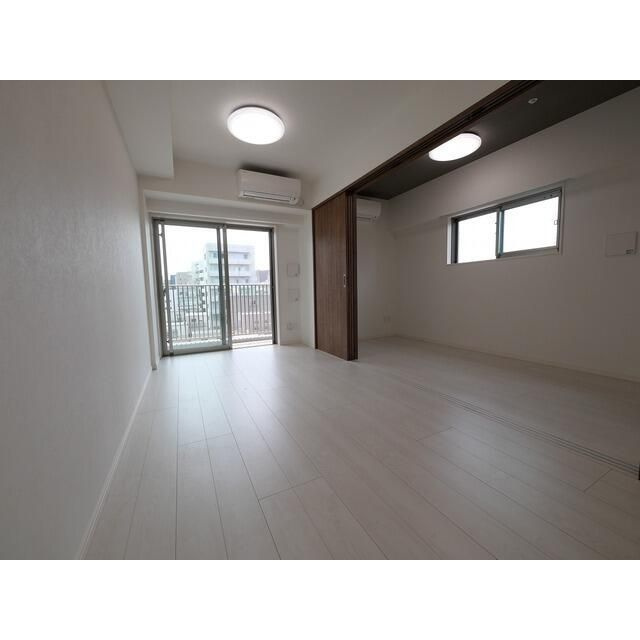 エスタート三ノ輪の居間・リビング