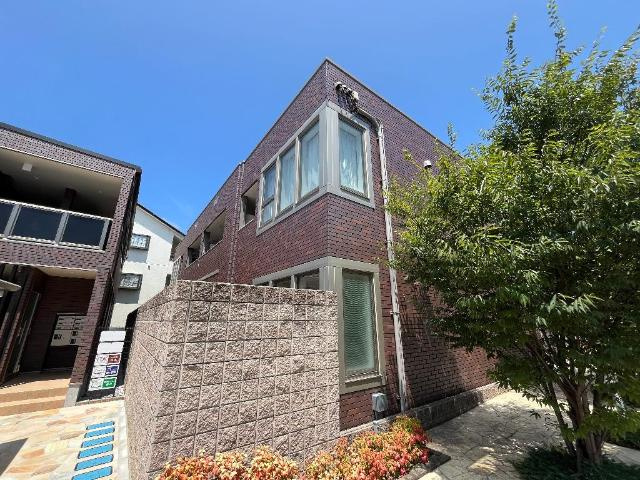 【エントランス】 | ｇａｒｄｅｎ　浜 | 外観写真（昼）