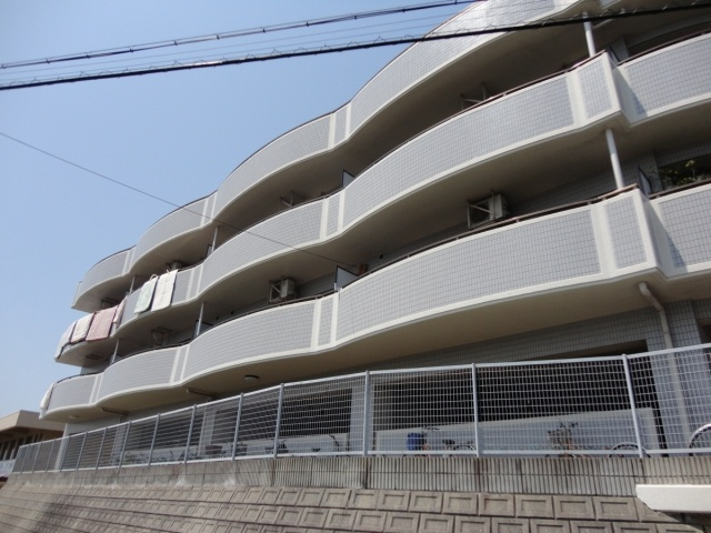 プリマベーラ千鳥が丘の外観|タイル貼りの外観