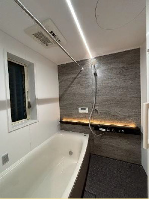 中野区本町1丁目　中古戸建の浴室|現地写真

現地ご見学希望・資料請求などお気軽にお問い合わせ下さい！
03-5990-5201