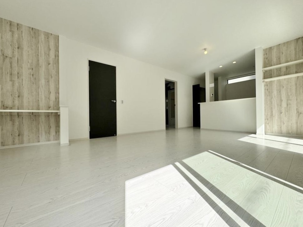 長津田戸建の居間・リビング