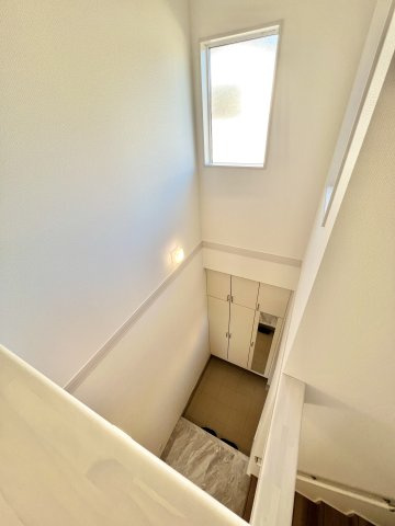 中央区馬郡町　3棟　1期　3号棟のその他|玄関上部は吹き抜けとなっており、明るく開放感あふれる空間です。