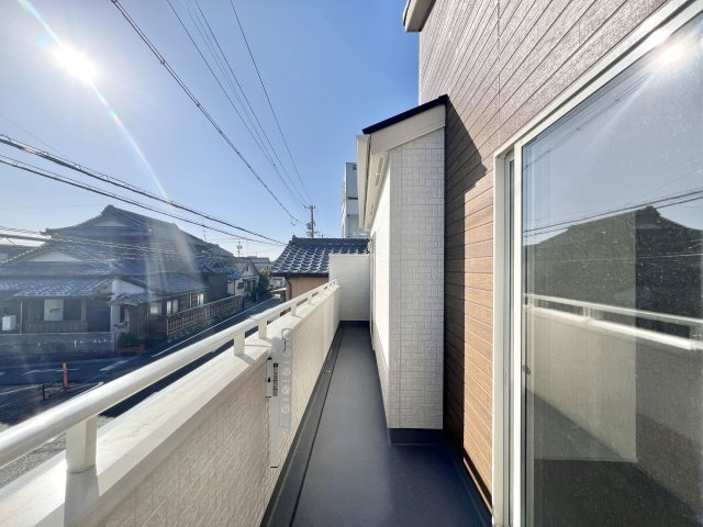 中央区馬郡町　3棟　1期　3号棟のバルコニー|日当たり良好で、毎日の洗濯にも嬉しいポイントです！