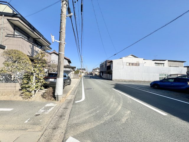 中央区馬郡町　3棟　1期　3号棟の前面道路含む現地写真|前面道路を東側を向いて撮影しました。
