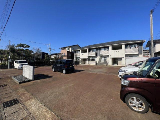 グランブルーの駐車場