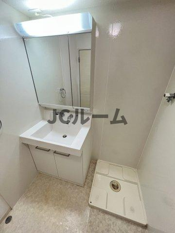 グランブルーの洗面所|反転タイプの部屋の写真です