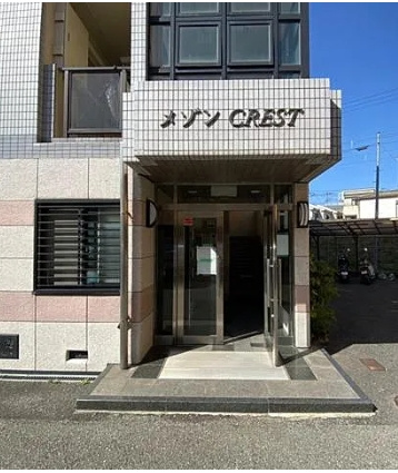 メゾンクレストのエントランス