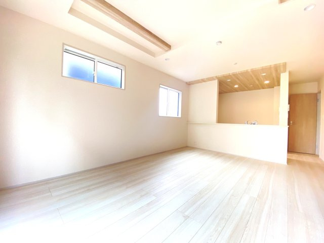 『八王子市新築戸建て』八王子市石川町987【仲介手数料無料】　の居間・リビング|～仲介手数料無料☆八王子ひなた不動産～八王子市石川町　新築戸建て