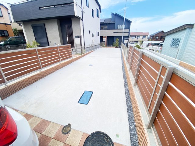 祝　成約済み　八王子市　石川町　新築戸建て　の駐車場|～仲介手数料無料☆八王子ひなた不動産～八王子市石川町　新築戸建て