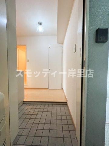 シャトーイズミの玄関