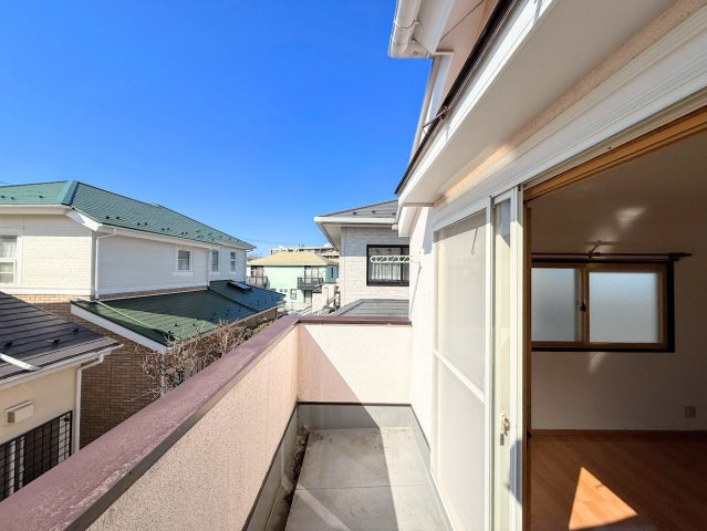 泉区桂坂中古戸建のバルコニー|◆日当たり良好なバルコニー！毎日のお洗濯にも嬉しいですね！
