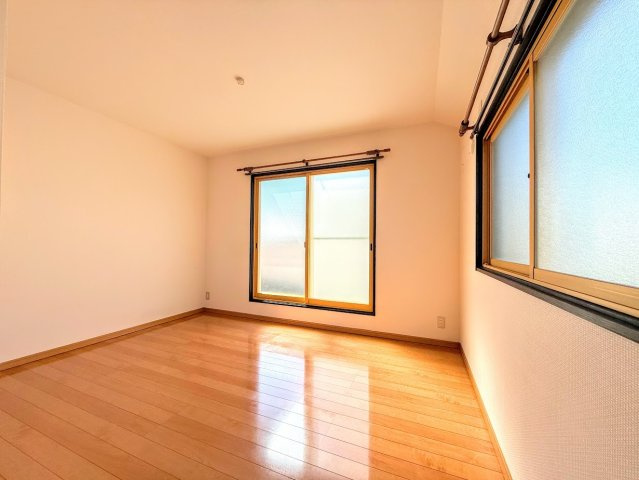 泉区桂坂中古戸建の洋室|◆土・日・祝日は、当社スタッフによる現地案内会を実施しております。もちろん平日のご案内も可能です。お気軽にご相談ください！！
