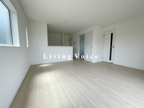 【仲介手数料０円】座間市新田宿第9　新築一戸建て　全2棟の居間・リビング|座間市新田宿第9　新築一戸建て　全2棟