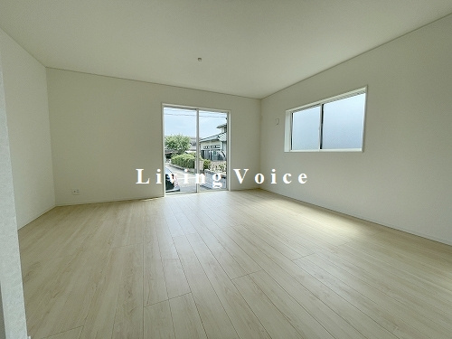 【居間・リビング】 | 【仲介手数料０円】座間市新田宿第9　新築一戸建て　全2棟 | 座間市新田宿第9　新築一戸建て　全2棟